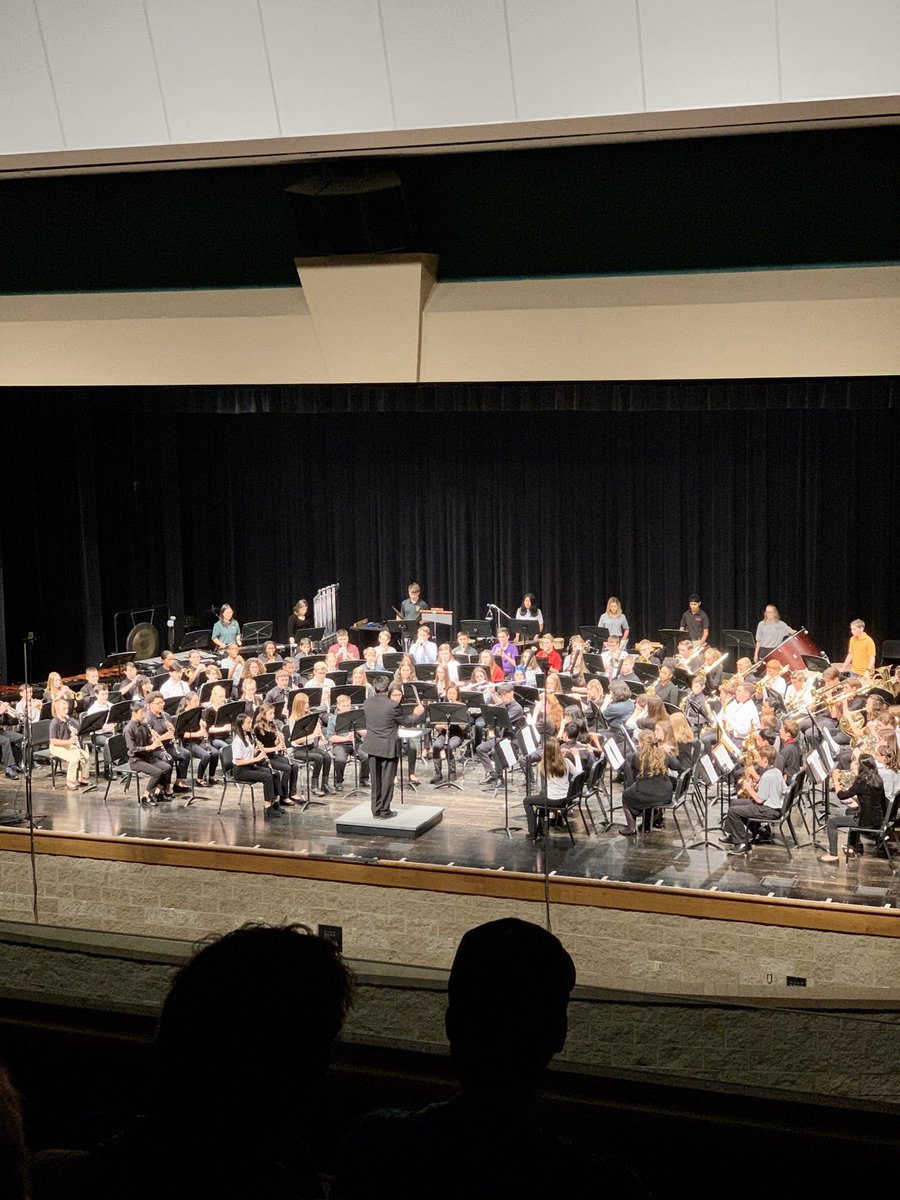 LJS_Bands's tweet photo. Congrats to all the Liberty Junior Band students and all Lakota Junior Band students who participated in the OMEA District 13 Honor Band Festival this weekend!! The students sounded amazing at their concert today!! @LJSHawks @LakotaSuper @LakotaDistrict @lakotaeastbands https://t.co/FMO4CS6miR
