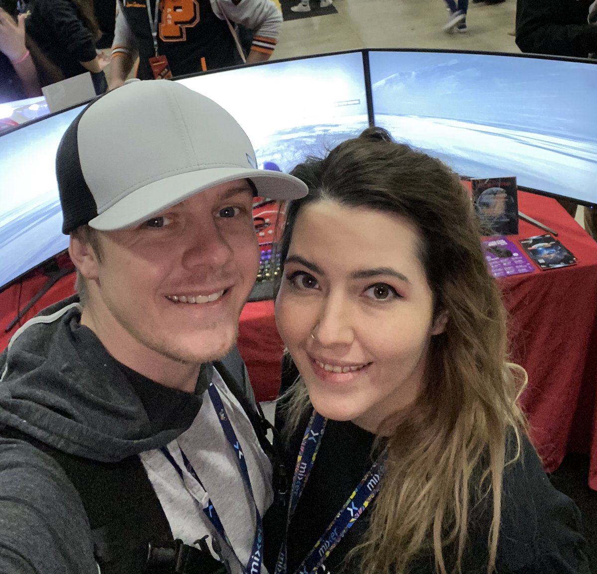 UndercardTV's tweet image. Checking out these badass monitors at @SceptreDisplay  booth with @iCharleyMixer 🤘 #Sceptredisplay