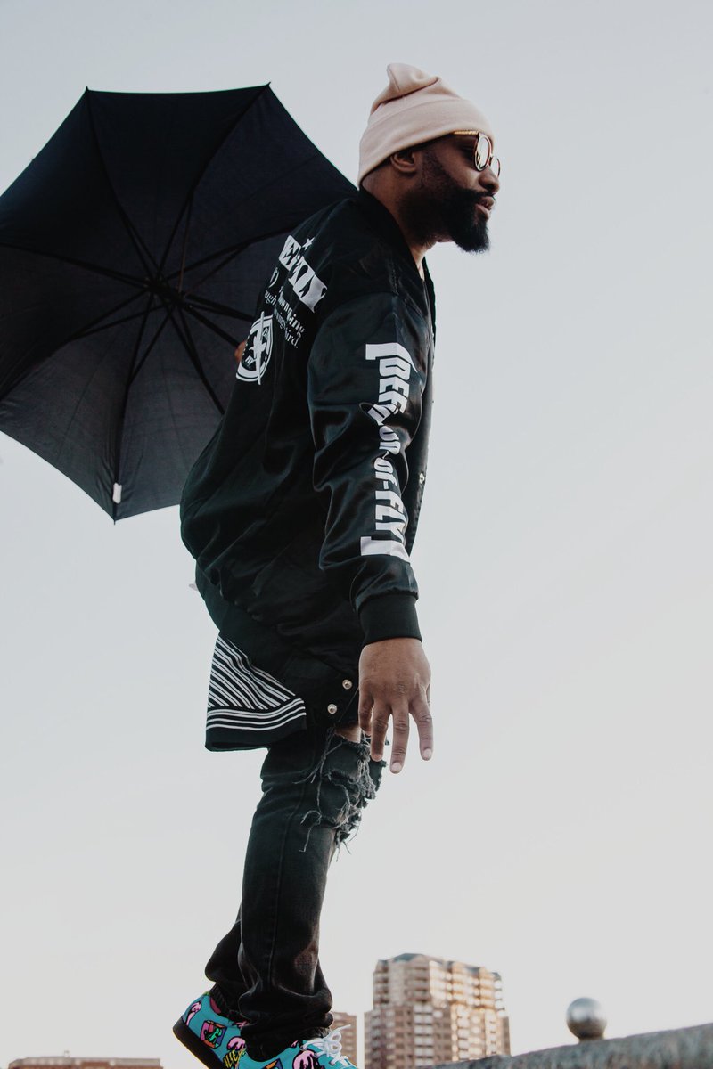 DefinitionOfFly tweet media