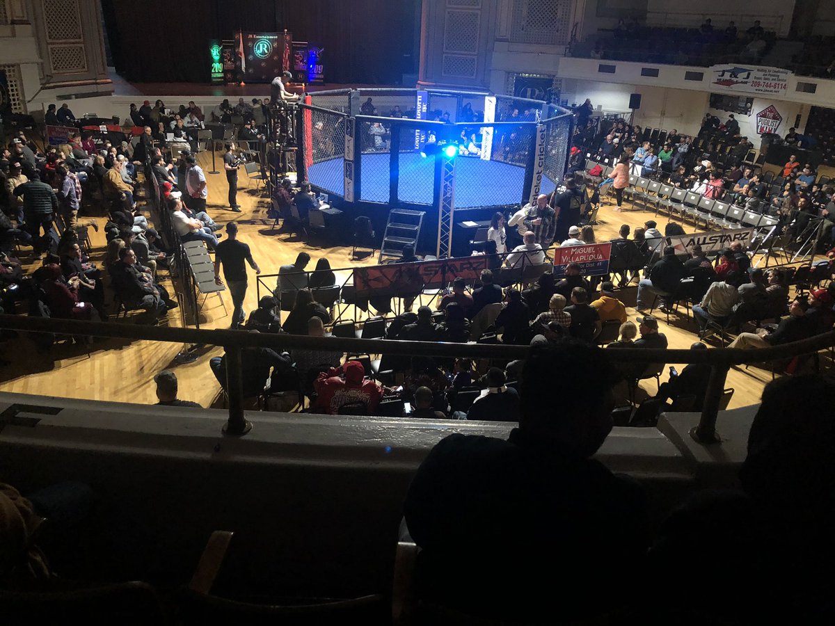 Drea_MMA's tweet photo. @Giannettimma If I were closer I totally would! Supported my local guys last night actually😊..While watching UFC246 on my phone simultaneously👌🏼
#SupportYourLocalFighters https://t.co/Foq0WN2X4s