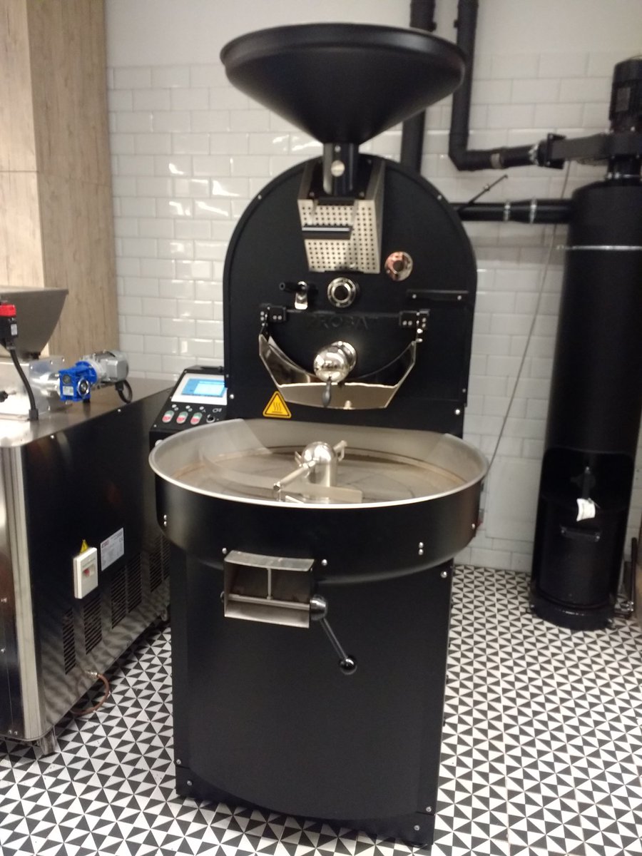 Ya hablé hace unos días del #chocolate #beantobar elaborado por Olivier Fernández <a href="/PastryOlivier/">Olivier Fernandez</a> director de la <a href="/EPGB_Barcelona/">Escola Pastisseria B</a>. El pasado diciembre se inauguraron las instalaciones del bean to bar dentro del <a href="/MuseuXocolata/">@MuseuXocolata</a> 👇🏽