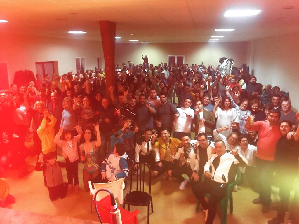 OAzabache's tweet photo. Mamblas!!! ❤️❤️❤️ Gracias como siempre por contar con Azabache!!
•
•
•Año tras año!! 😍😍
•
•Sois muy grandes!!! 👏👏
#orquestaazabache
#mamblas https://t.co/rCGmogjUot