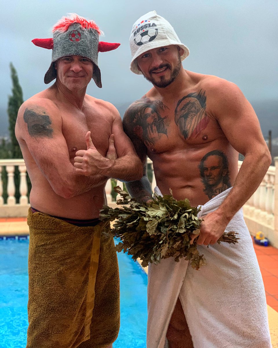 szpilka_artur's tweet photo. 😝😂 @1966roma https://t.co/F33NcjVDxK