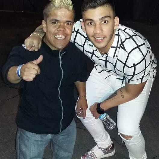 UnChicoTemido's tweet photo. Con el mejor cantante  en la nusica  urbana Manuel Turizo estan chavos chavos. https://t.co/FscqAJ0qoM