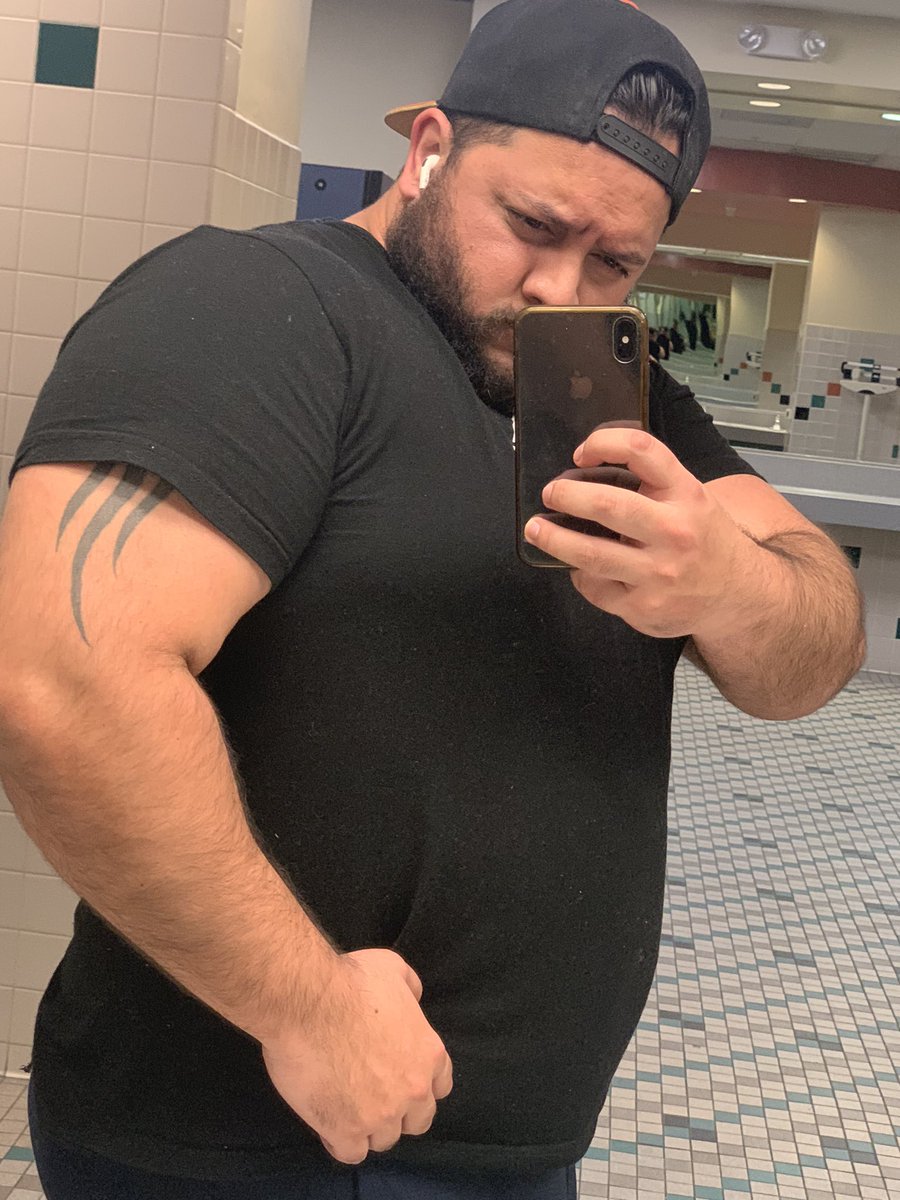 DukeBeefCakes's tweet photo. #goodworkout #thicc #300lbs #beefyaf #singlebear #single #singlegay #thickmen #bigbuttmen https://t.co/oxmWqGweST