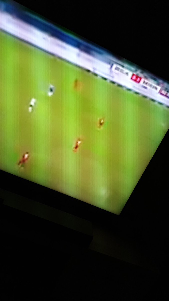 Gascoinge11's tweet photo. 90 % von #SkyGo sehen so aus. Außer es ist Werbung. Bei #DAZN z. B. funktioniert es hingegen einwandfrei. 🤔 Ein Schelm wer böses dabei denkt. https://t.co/L2d0rHYjZx