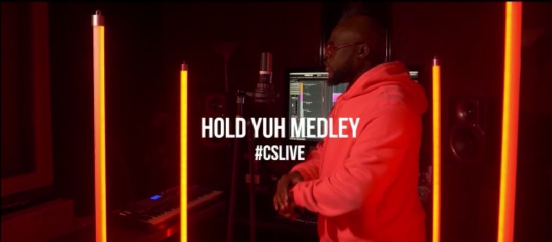 #CSLive 🍭💙 #Holdyuhmedley On débute l'année avec un petit kiff 🔥🔥 Intégrale sur l'instagram de <a href="/sugarkawar/">sugar kawar</a>
bit.ly/2ZUieHC
#Noukawork