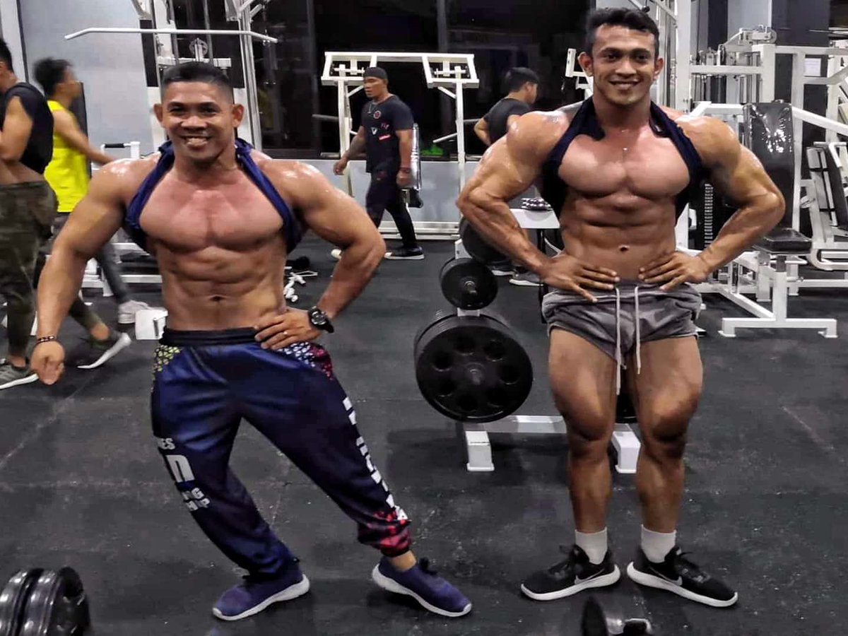 KaFlexPH's tweet photo. Great things happen to those who work hard &amp;Never quit. Giving up was never an OPTION.👊Chest/Arms Workout Session Sunday 🔥With Champ Ifbb mr 🇵🇭’19 Men's Physique Domar Montano
#Mensphysique #Athlete #asian #dedication #dicipline #pinoybodybuilder #pinoyfitness #philippinepride https://t.co/mrEsLK88mS