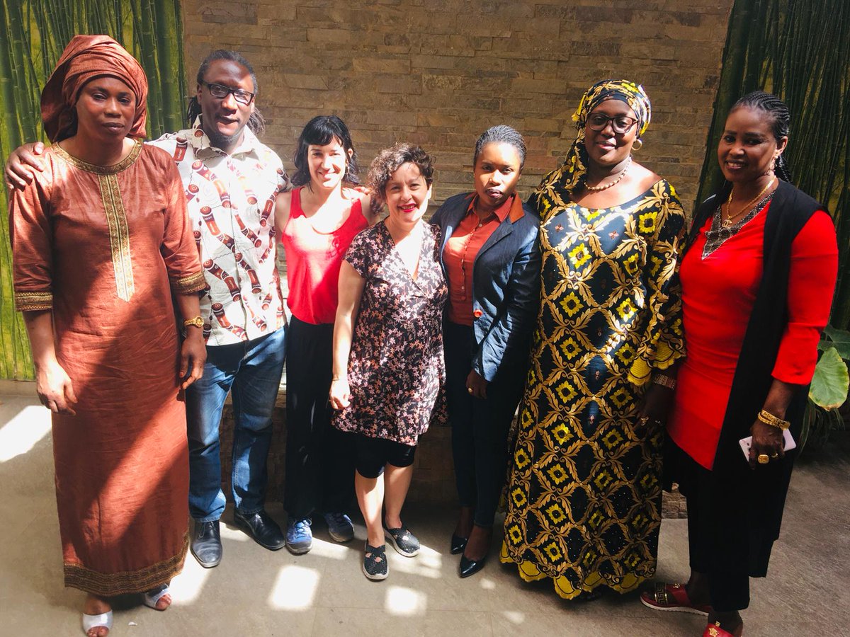 IDesigualtats's tweet photo. Setmana de reunions, tallers i complicitats per feminitzar la política local a Dakar. Gràcies @femmesjuristes @siggiljigeen alcaldessa de Dakar @SohamElWardini i membres de la xarxa d'electes per construir juntes rutes de canvi! https://t.co/3MLWmis731