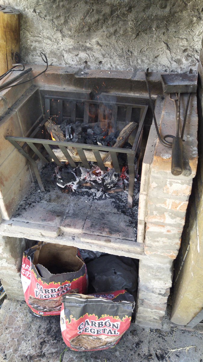 GualaMaxi's tweet photo. Prendiendo el fuego https://t.co/hLRRviMEte