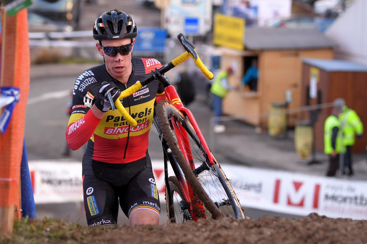 PS_CC_CT's tweet photo. Merci Nommay! 🇫🇷

1️⃣ @IserbytEli 
3️⃣ @LaurensSweeck 
11. @vth_michael (gear problem)
20. @vanthourenhout 
25. @SweeckDiether (snapped chain)

📷 https://t.co/D5Ck2KCrLK #WBNommay https://t.co/eQl7b2BJ8O