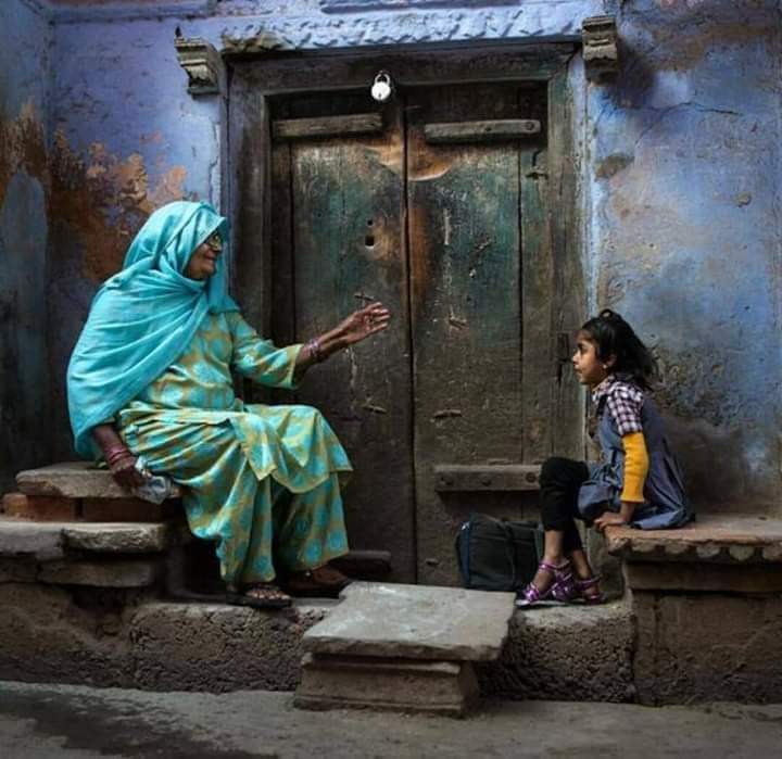 ♤

زمنهم جميل , 
قصصهم فخر , كلامهم حكم 
تري ماذا سنحكي لأحفادنا عن زمن فارغ🖤😒 ؟!

♤