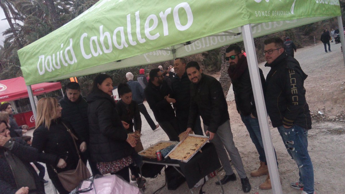 Contigo_Elche's tweet photo. 🏛️La carpa de CONTIGO ELCHE hoy en la #Romería de #SanAntón
👨‍👨‍👧‍👧🐢👨‍👩‍👧‍👧🐯👩‍👩‍👦🐮
#SomosTuCentro
#ContigoSí https://t.co/uCTflJb6ix