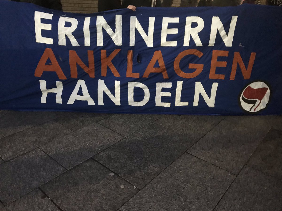 LoveGuerillos's tweet photo. 🖤❤️ #k1901 #nsu #ImGedenkenAnDieOpferRechtsextremerGewalt #Köln1901 
#LoveGuerilleros 
#WunDerBlokK 4/4 https://t.co/tl32fEAT9L