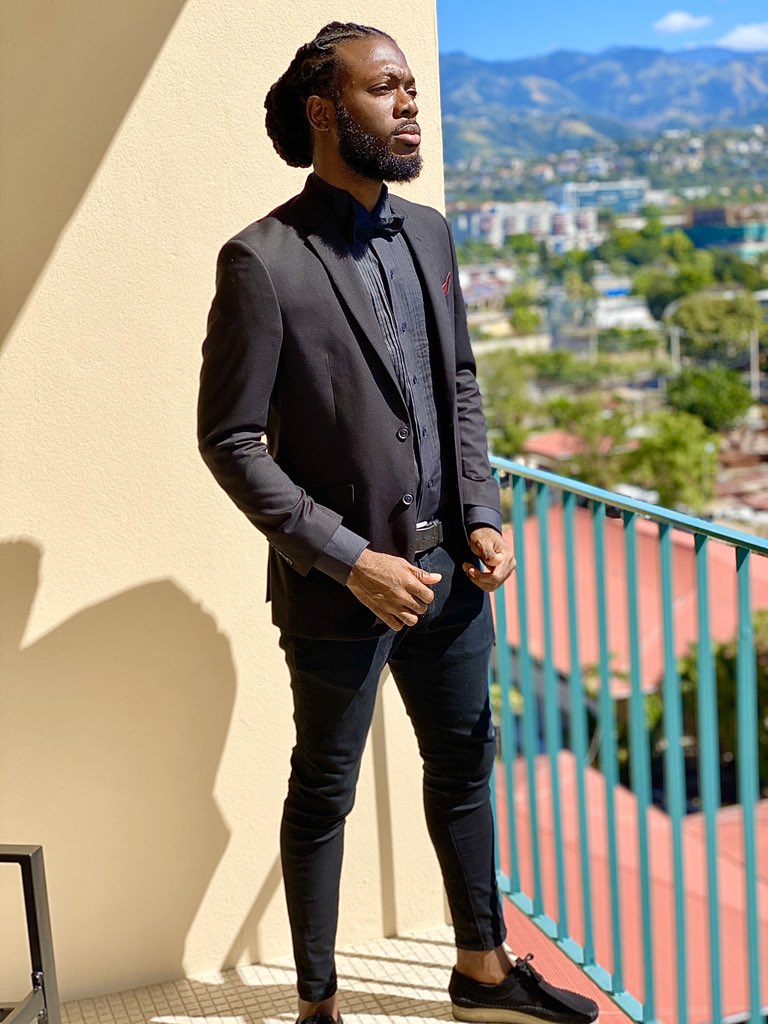 dBURNZMusic's tweet photo. 🧼 Dione Son ft. the Twitter Sun 🧼 https://t.co/iAVJPJPGZ8