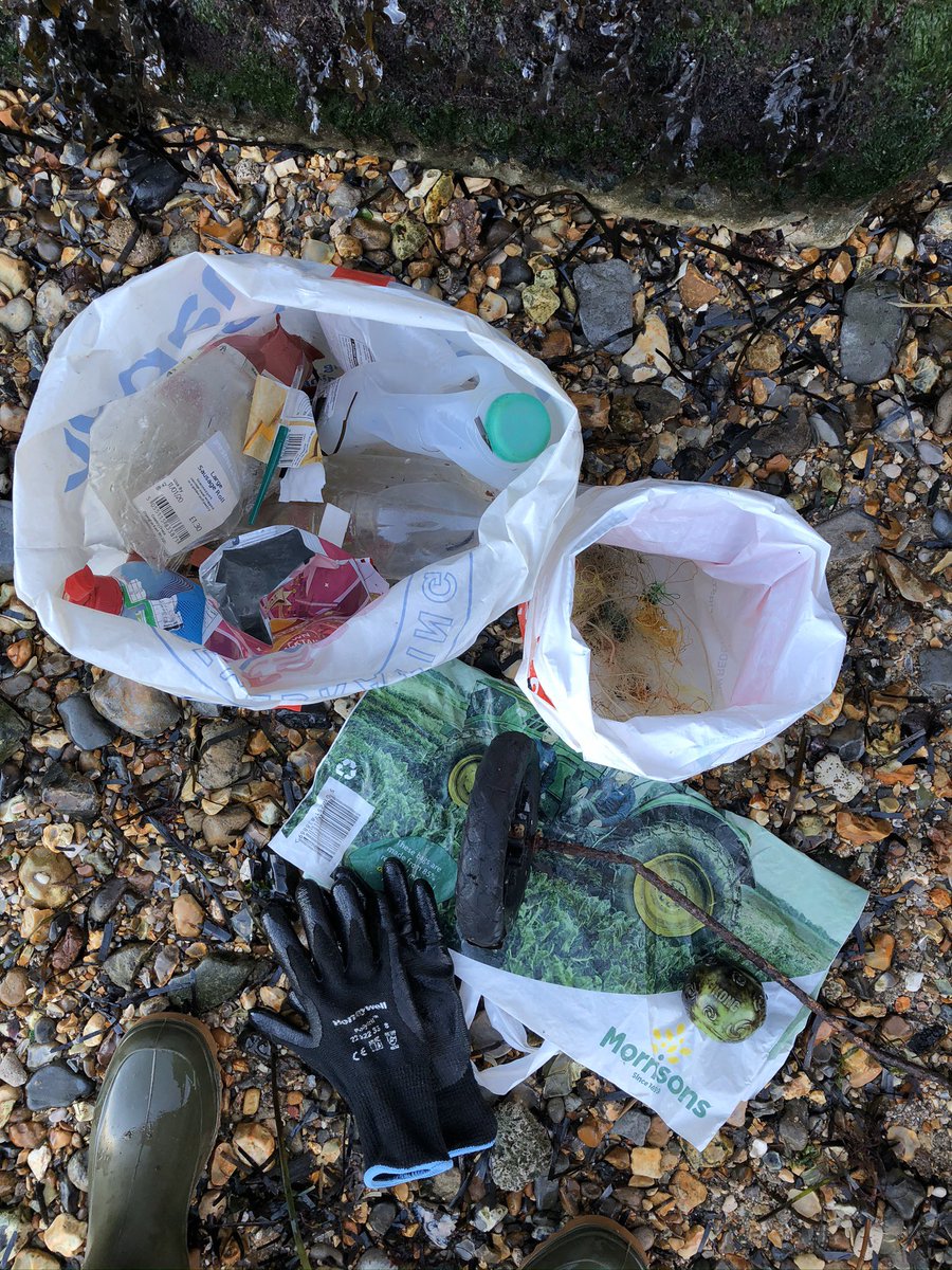 happyhillers's tweet photo. #litter pick from #StonePierBeach &amp; #Harbourside #fishingline #cableties #plastic most of it from the harbour though #singleusebottles #morrisonsbag #Kongball 🤔 #wrappers #crispbags #trolleywheel #plasticstraws and a #powerball @LitterFreeCoast @2minbeachclean @LitterFreeDrst https://t.co/XJIbP8QaEx