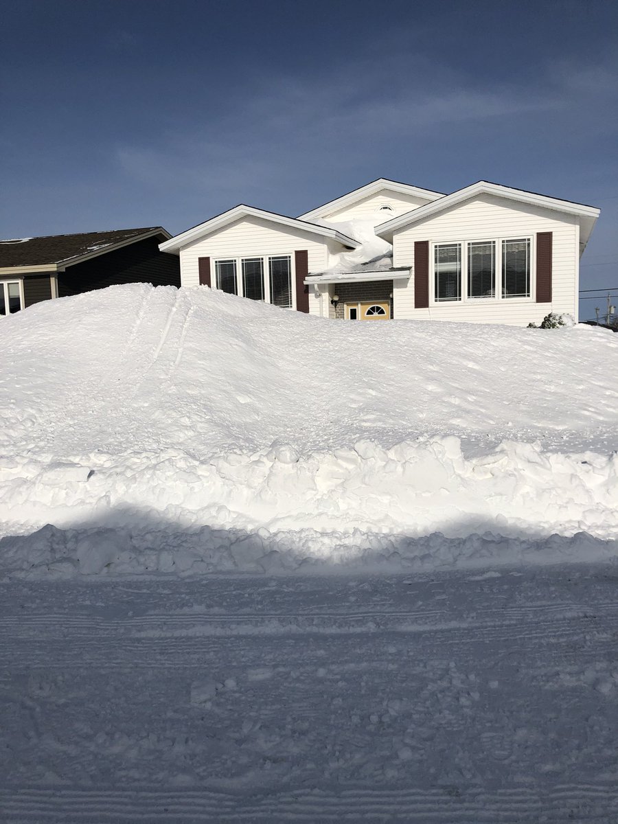 hillier2_h's tweet photo. Great way to meet your neighbours..... help snow blow each other out.  Met so many people today.....even got invited In for a cuppa coffee.    #Neighbourhoodchurch.  #ReflectJesus 
#Givinghopetoday.   @Salvationist @Mount_Pearl @PaulLaneMHA @Dave_Aker https://t.co/Xn6kGJqG90