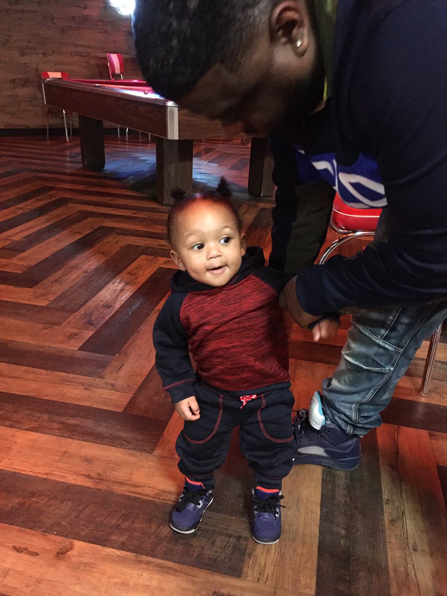 IAMFATPIMP's tweet photo. Lil Fat : daddy can i go to her play pen?
Fat: Son fix your shirt 1st then go.. #DaddyDuties #LilFat https://t.co/g1oTN4McOh