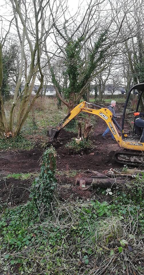 NGPFriends's tweet image. Another amazing effort this week from Steve, Jimmy, Franny, Mark, Bob and Keith  @nohasselllands1 with his digger. All the walled garden pathways have been uncovered &amp;amp; some of original path drainage too. Next resetting the path edging &amp;amp; levelling. Thanks guys 🙏 Roll on Spring!