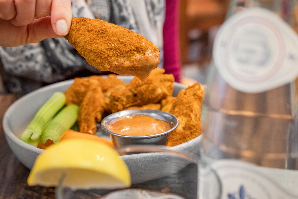 PintBrothersDTC's tweet photo. Cancel your plans today and ‘wing’ it with us. Our House Smoked Chicken Wings are served with house buffalo sauce, carrots, celery, blue cheese dressing, fries, and an extra portion of “I made the right choice”. Served all day! #wings #chicken #meat  #buffalo pintbrothersdtc https://t.co/916qTgH2nu