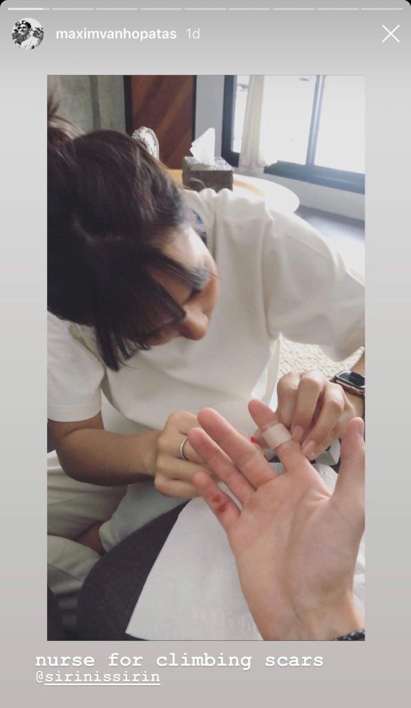 UnderbedDara's tweet photo. อะโสดแต่ไม่สนิทหรือเปล่าน้าาา นุ้งชิปปี้!!! 

เพราะพักหลังๆมีความสนิทสนมกับหนุ่มสายฝอนามว่า max ให้เห็นในสตอรี่แบบรัวๆ 

แค่เพื่อนหรือคนพิเศษพูดดดดดสิ้ /เสียงเฮียบอย
ปล. Max คืองานดีมากกกกกแม่ แงๆ 
#ใต้เตียงดารา https://t.co/2nrjjPUMHu