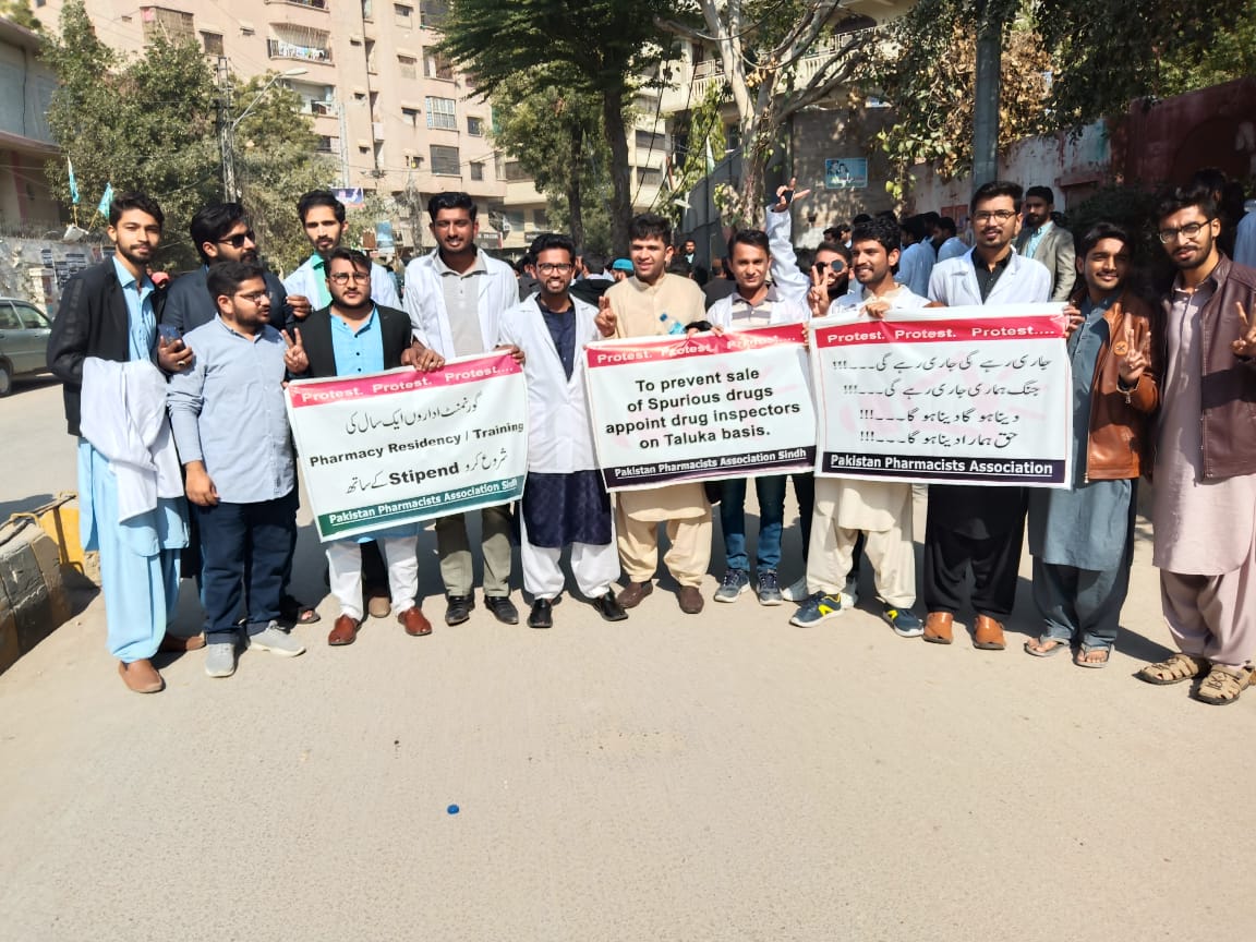 MohammadWaqasM7's tweet photo. Our young generation know it's rights, we're not sleeping but we're fully awake
#SindhPharmacistsRights https://t.co/lnUp2A1Nei