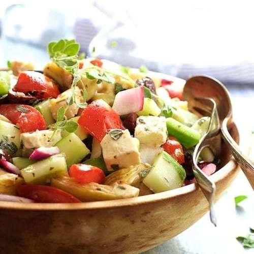 HeyFoodApp's tweet photo. Greek Vegetable Salad with Marinated Feta Cheese
📲 Get the recipe: https://t.co/c6CyLpePbC

Recipe credit: @fromachefskitchen

#vegetariana #vegetarianos #vegetarianismo #vegetarianeats #vegetariancooking #vegetarianfoodporn #vegetarianism #vegetarianmeal https://t.co/j7UlqtAZiY