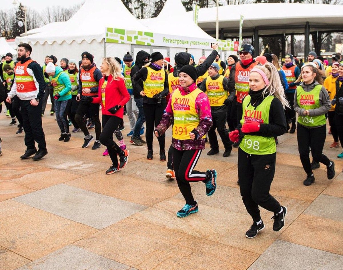 Спортивные мероприятия организуются с учетом. Забег на ВДНХ. Зимний забег Москва. ВДНХ забег 30.10.2015. Москва ВДНХ сентябрь 2015 забег.