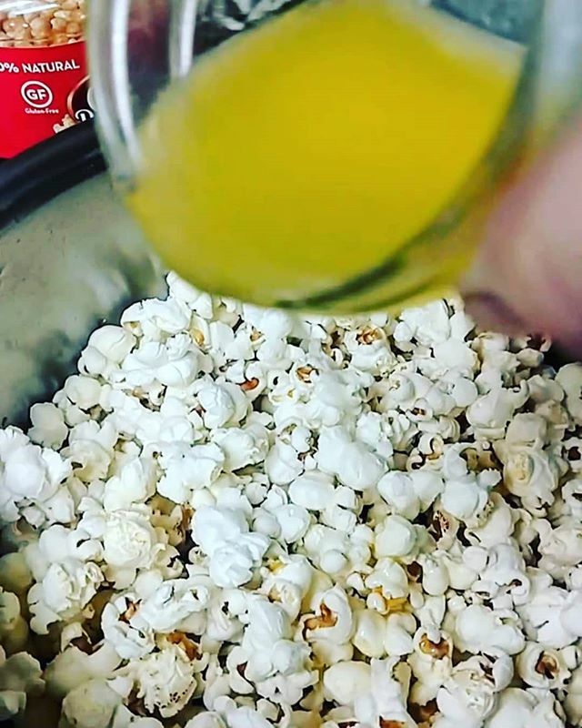 GingerRoseTime's tweet photo. It's National Popcorn Day! 🍿🍿 Do you pop yours on the stove or in the microwave? I usually do mine in a pot on the stove. But my husband likes to pour the kernels into a paper bag and put them in the microwave.
#popcorn #butter https://t.co/XUtOTBVos5 https://t.co/3B0a24lEu2