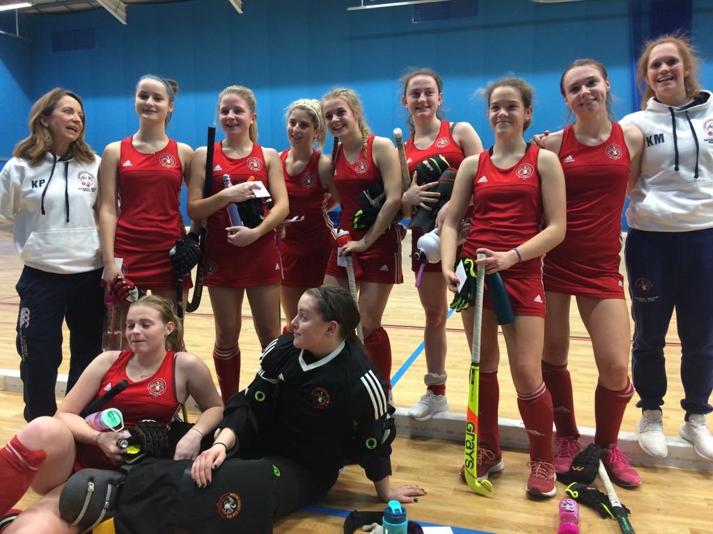MarlowHC's tweet photo. Huge thanks to our coaches for this weekend🙌🙌🙌 Kat @SloughHCL1 and @katehporter #RedArmy #coaches #THANKYOU ❤️❤️❤️ https://t.co/CyGkEBwgfM