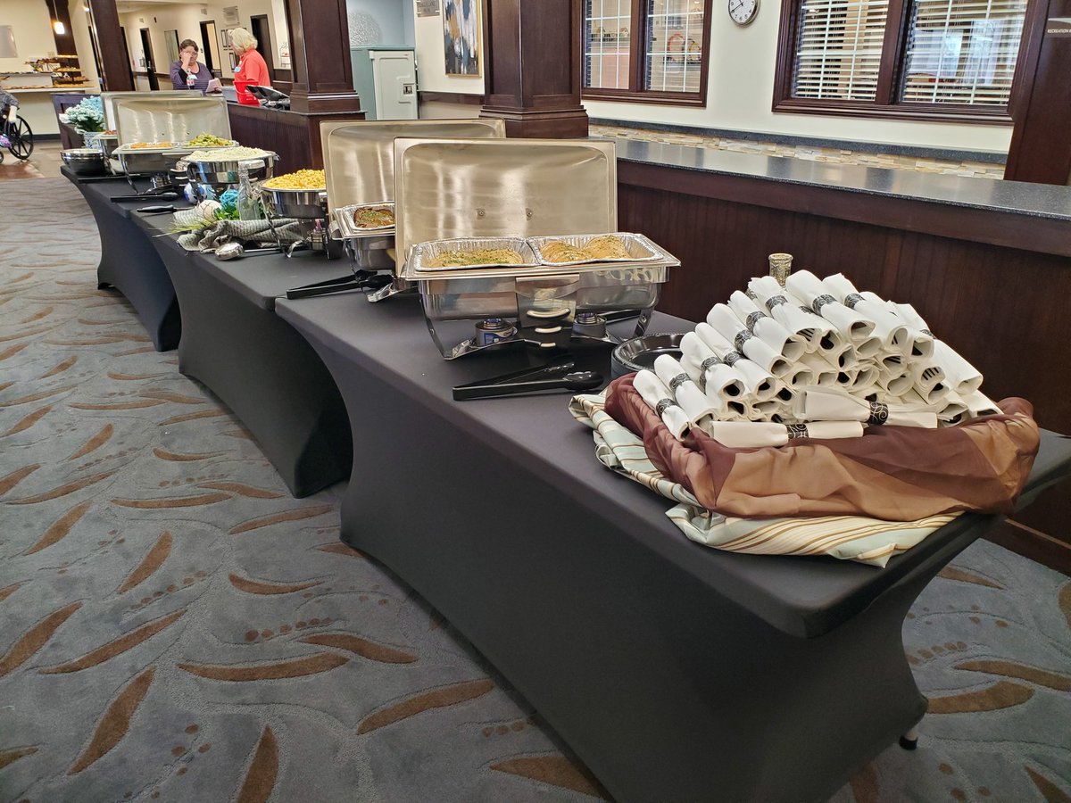 StephanieGJames's tweet photo. First brunch of the new year! Jonny running an awesome omelet station @fletch4208 @nolafoodguy @RhondaLWarner @LeighAnnBarney @ScenicHills_CC https://t.co/T8zjikqJEN