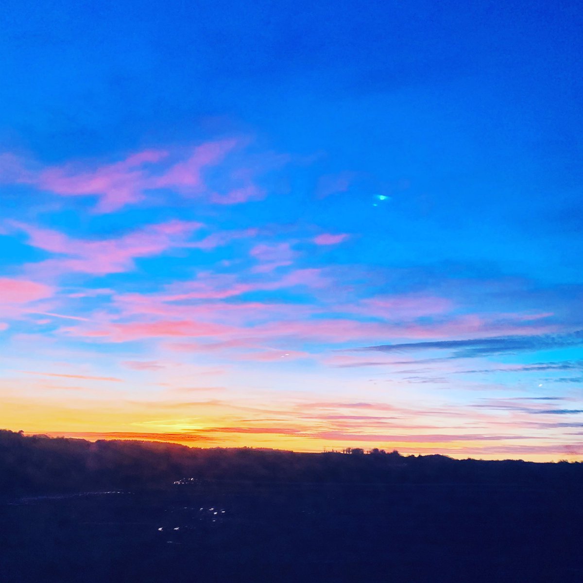 mpdm's tweet photo. #januarysunset https://t.co/UFfYILSlHa