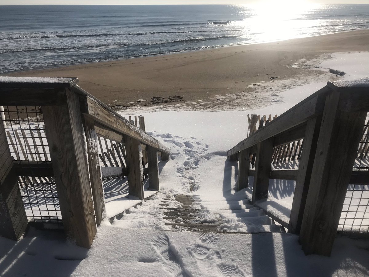 CruisersComfy's tweet image. #ComfyCruisers exploring the #snowy #beaches of #SalisburyBeach @CoastalNwEnglnd @GrtrNbptToday