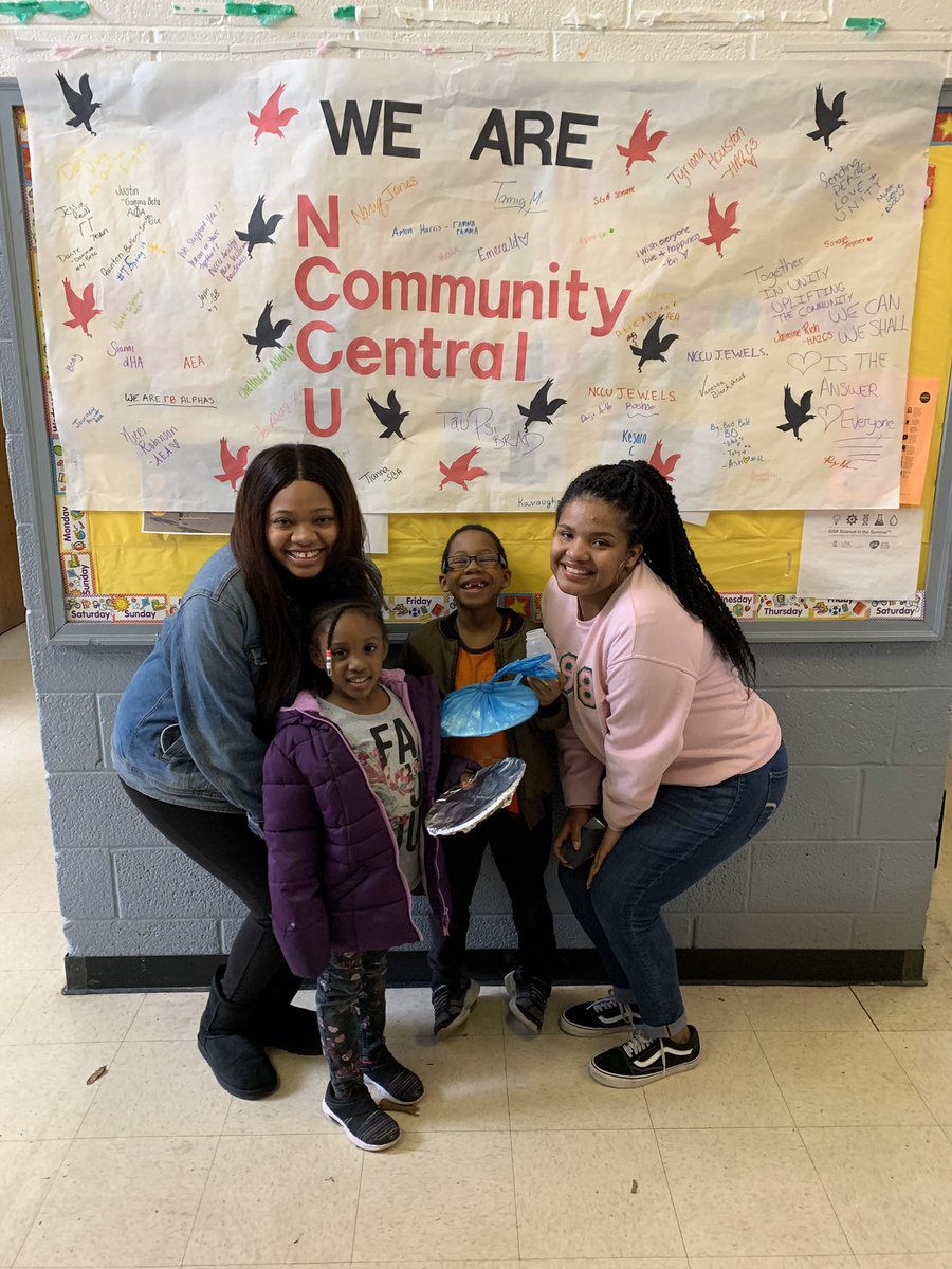 AXtra1932's tweet photo. Members of the Alpha Chi Chapter and the Office of Fraternity and Sorority Life participated in Community Central. A fun community day for residents of McDougald Terrace.
#NCCU #AKA #AKAUG #AKAMAR #AKAMidAtlantic #AKA1908 #HBCU https://t.co/mifZoWQgWE
