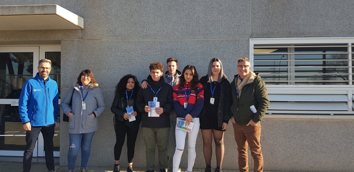 Inslessalines's tweet photo. L'alumnat de 1r de #GA de #LesSalines que participa al Metròpolis FPLab2 ha visitat l'empresa Estamp situada a Terrassa veient tot el procés productiu per tal d'agafar #BonesIdees #VisitaProfitosa #FP #elprat #elprateduca https://t.co/NMRJgdHBkv