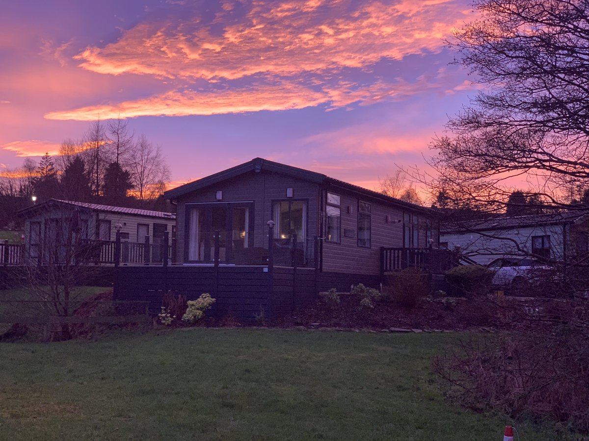 MrRed_frenchie's tweet photo. View from the lodge tonight 😍❤️🥰🏴󠁧󠁢󠁳󠁣󠁴󠁿 #dunoon #Scotland #scotland_ig #bbcscotweather #myargyll #dunoonpresents #argyllandbute #beautifulscotland #argyllholidays @Argyll_IslesApp @StormHour @dunoonisawesome @Western_Ferries @wildaboutargyll @WildArgyll @ArgyllHolidays https://t.co/E5F5uI3t5s