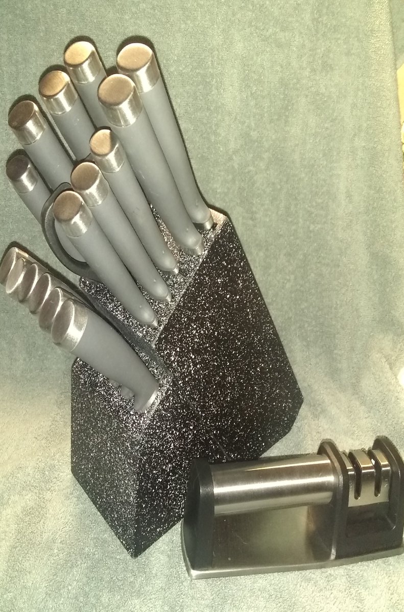 KathyRo63's tweet photo. I love to cook and having the right tools for the job is very important to me. This set of knives makes slicing, chopping, peeling so much easier. I bought mine at https://t.co/UO5HJulcCw #sharp #grips #stainlesssteel #strong #sturdy #safely #handles #quality #allinoneknifeset https://t.co/8xIZAWfxEk