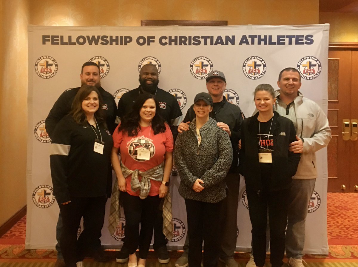 abbey__blank's tweet photo. Amazing weekend away at the FCA Coaches and Wives Retreat! Thank you @OK_fca for investing in us, so we can in turn pour back into our student athletes and community. https://t.co/v1JgDwdOwN