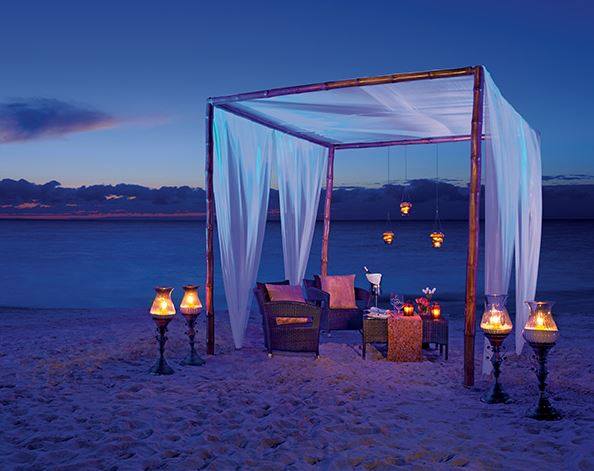 Celebrate that special occasion with that special someone with a private dinner on the beach! 💜 Email us to reserve: econcierge.bremb@breathlessresorts.com. Visit our other dining options at bit.ly/2vd1RHlDininga… #BetteratBreathless #UnlimitedLuxury