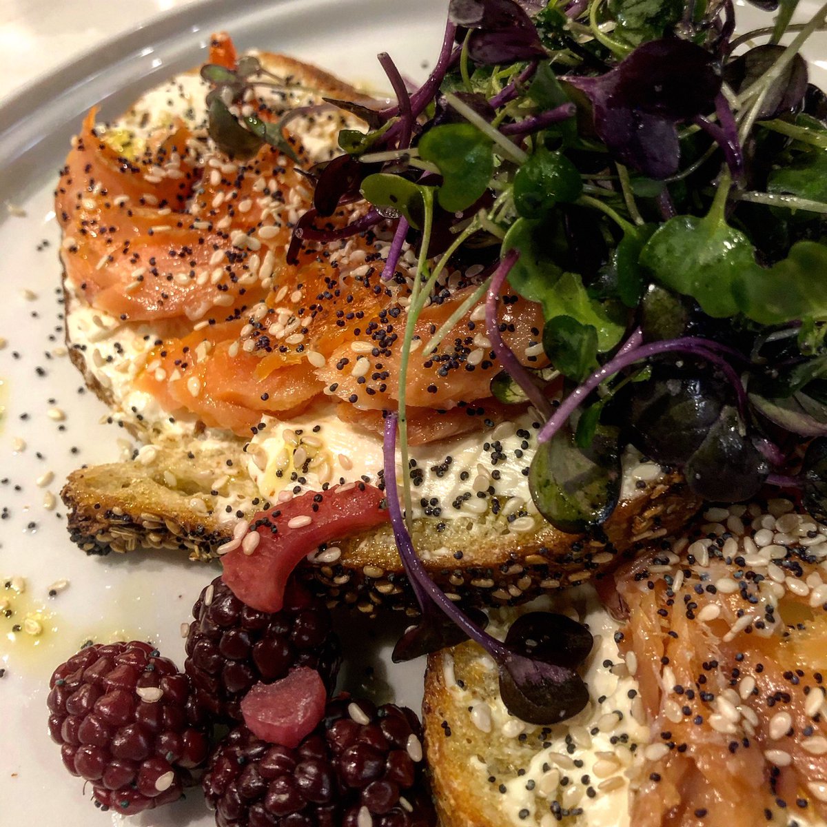 LiterHouse's tweet image. If you aren’t eating at @halfliterbbq and Liter today you’re missing out.... unless you’re at @Applebees crushing $1 margs and eating fried green beans, then we will forgive you.