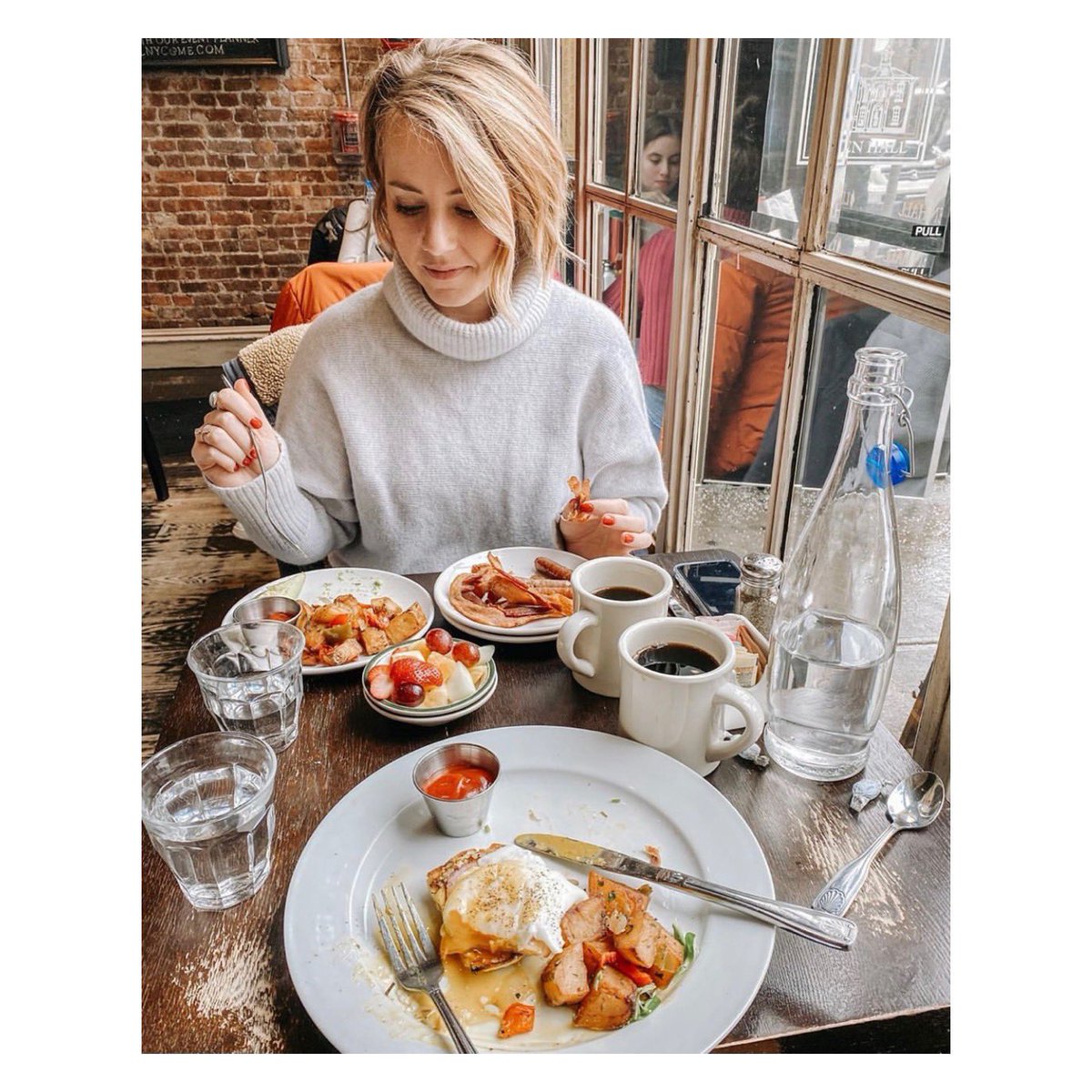 LinenHallNYC's tweet photo. Looking for a cozy winter brunch option? Join us every Saturday and Sunday for a hearty meal in the heart of the East Village 📷: @wholesarah https://t.co/Yy9ZVxnFZA