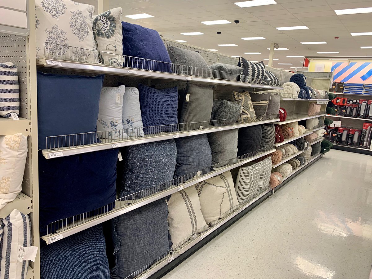 haleyfromtarget's tweet photo. Easton is ready to share our GREAT home deals this week with all of our guests!!! Don’t miss out!! https://t.co/kkjCb6K10u @Djoumbarry @Danny_Noonan11 https://t.co/B8hA6IDrK0