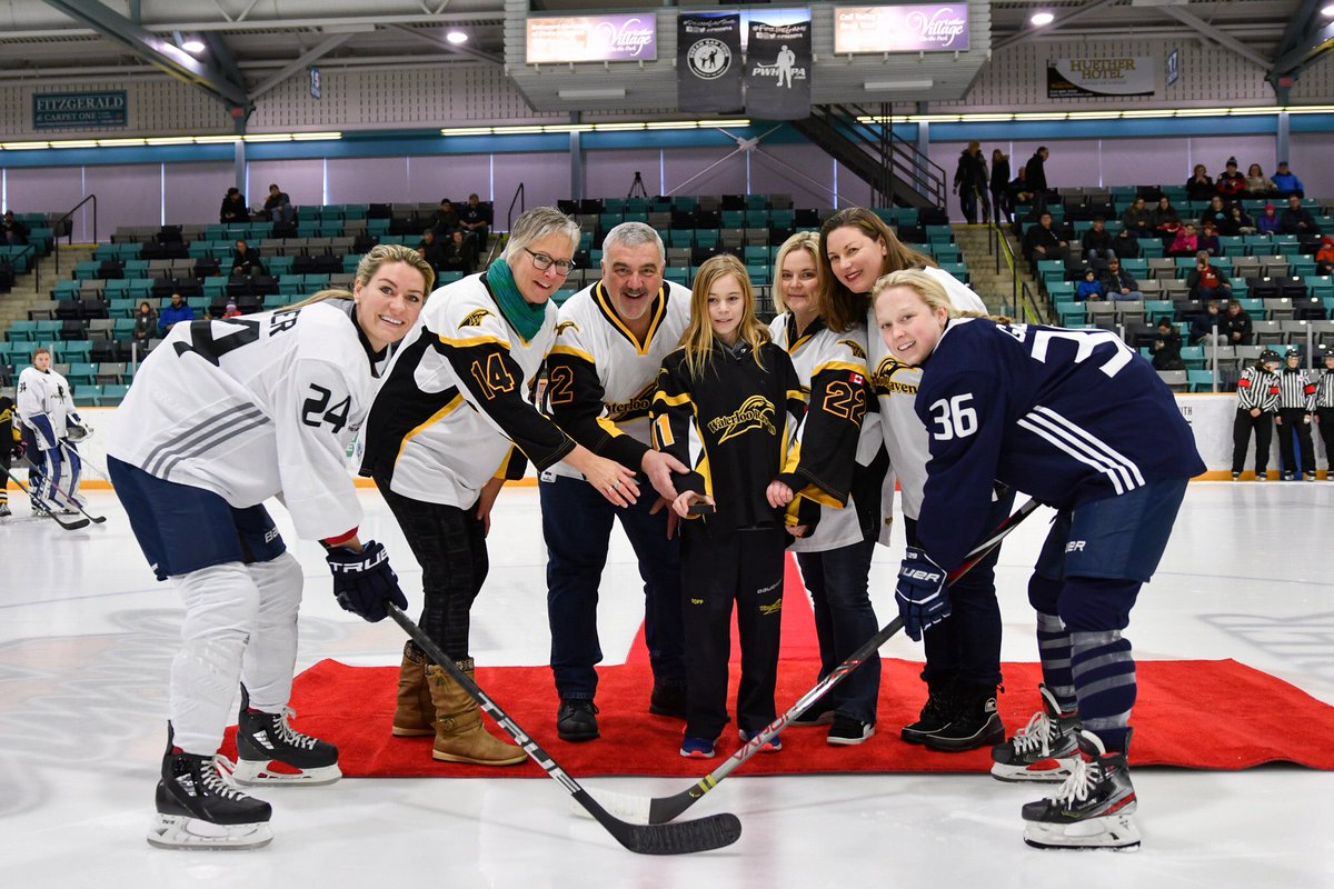 SeeWhatSheCanDo's tweet photo. Lots of fan support & excitement at yesterday’s @PWHPA #DreamGapTour stop in @citywaterloo & hosted by @WaterlooRavens. Loads of goals - #TeamMcIntosh beating #TeamGabel 7-4. Not letting the weather stop the #PWHPA’s efforts #ForTheGame. 📷: @FSFotos #seewhatshecando #FSFotos https://t.co/hTQ2SIveEe