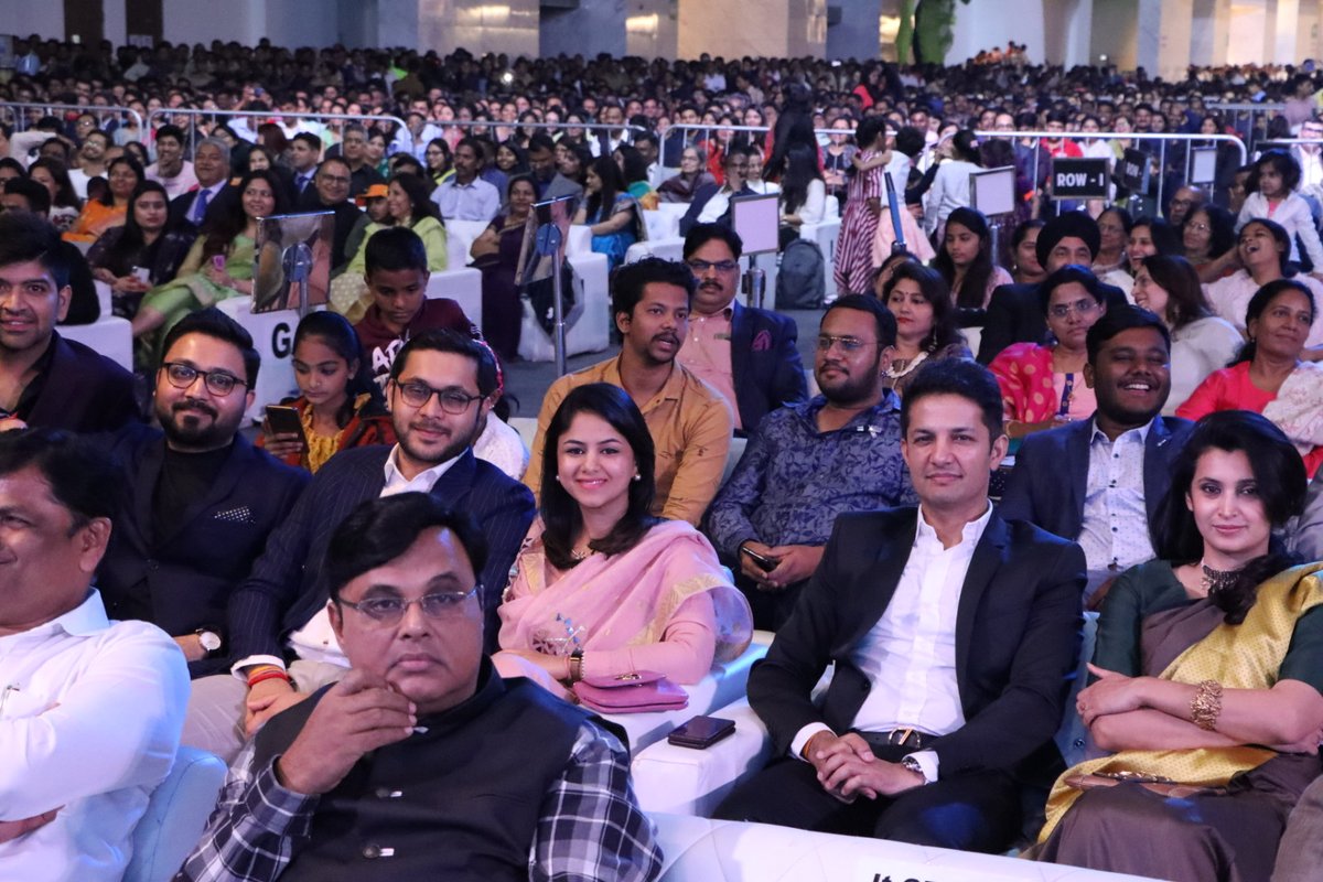 AnilDeshmukhNCP's tweet photo. 'उमंग २०२०' मुंबई पोलिसांनी आयोजित केलेल्या सांस्कृतिक ��ार्यक्रमात उपस्थित राहिलो, पोलीसांचे आयुष्य खडतर आहे मात्र जनतेच्या सुरक्षेसाठी ते नेहमी तत्पर राह���न शहर सुरक्षित ठेवतात त्यामुळे त्यांचे आभार मानले.
@MumbaiPolice
@uddhavthackeray
@bindasbhidu
@aapkadharam
@GulshanGroverGG https://t.co/Vc4Utdds08