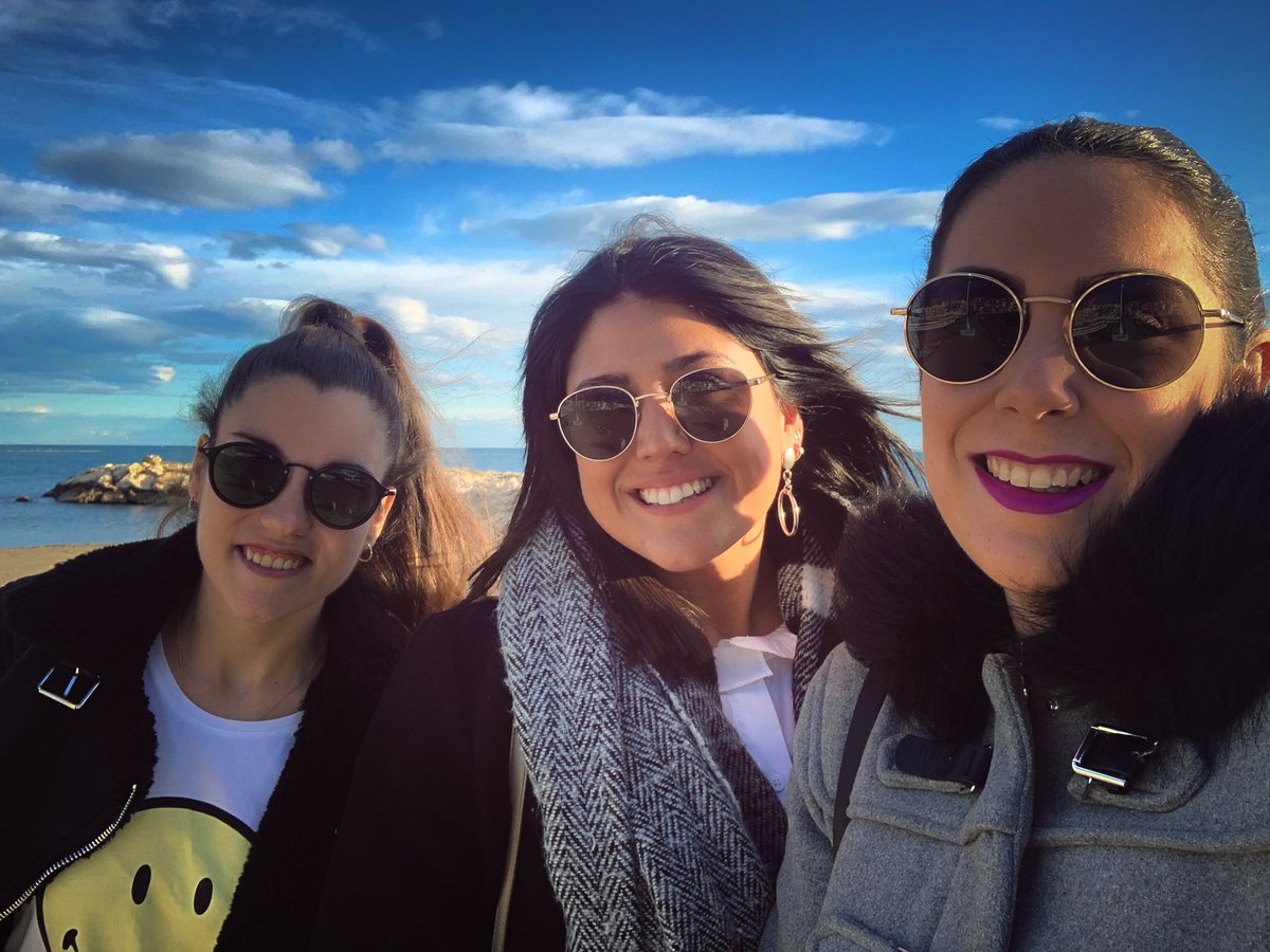 lauracar0's tweet photo. ♥️Ellas♥️                                                #Amigas #Dia10 #Enero2020 #ElReencuentro #OsSuperQuiero https://t.co/JWbC0MF8lo