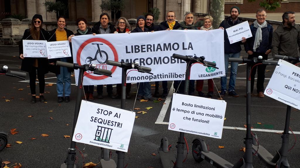edoardo zanchini (@ezanchini) on Twitter photo Roba da pazzi. <a href="/paola_demicheli/">Paola De Micheli</a>
vuole bloccare di nuovo i monopattini, con circolazione limitata ad alcune zone e multe fino a 800 euro! Davvero geniale fermare la mobilità a emissioni zero mentre le città sono ferme per smog!! ilsole24ore.com/art/monopattin… Roba da pazzi. <a href="/paola_demicheli/">Paola De Micheli</a>
vuole bloccare di nuovo i monopattini, con circolazione limitata ad alcune zone e multe fino a 800 euro! Davvero geniale fermare la mobilità a emissioni zero mentre le città sono ferme per smog!! ilsole24ore.com/art/monopattin…