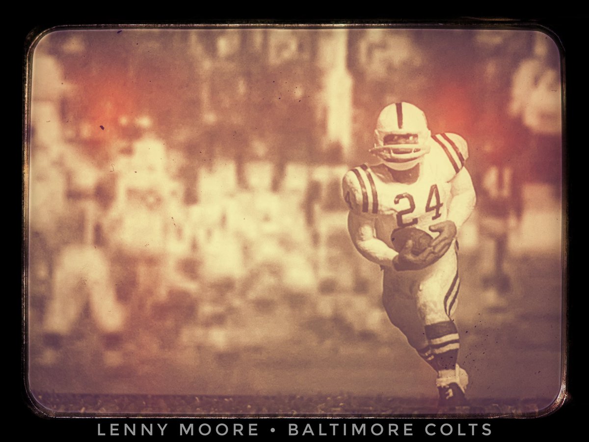 MikeBostic72's tweet photo. One more!! @Colts @JimIrsay #LennyMoore https://t.co/ViS7pTKITT