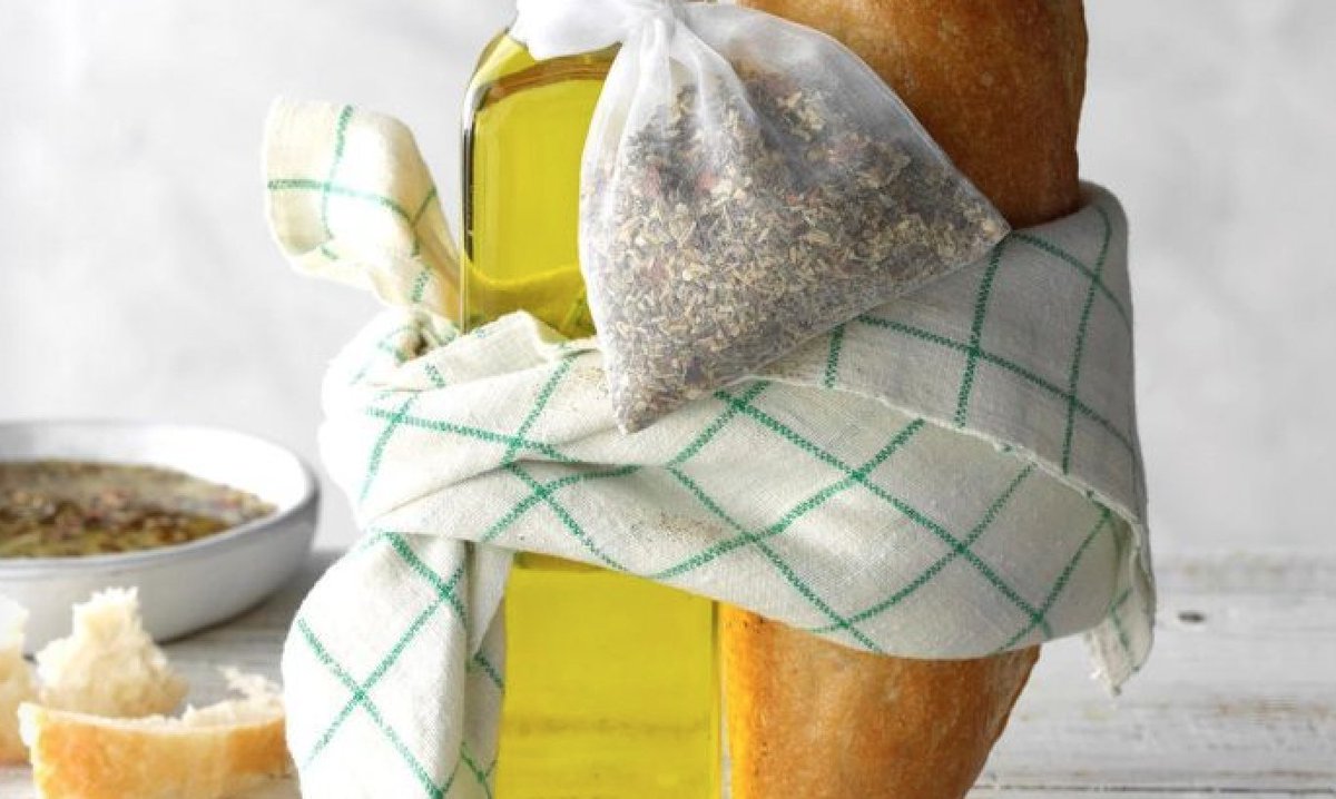 Olive Oil Dip tasteofhome.com/recipes/olive-…
#oliveoil #breaddip