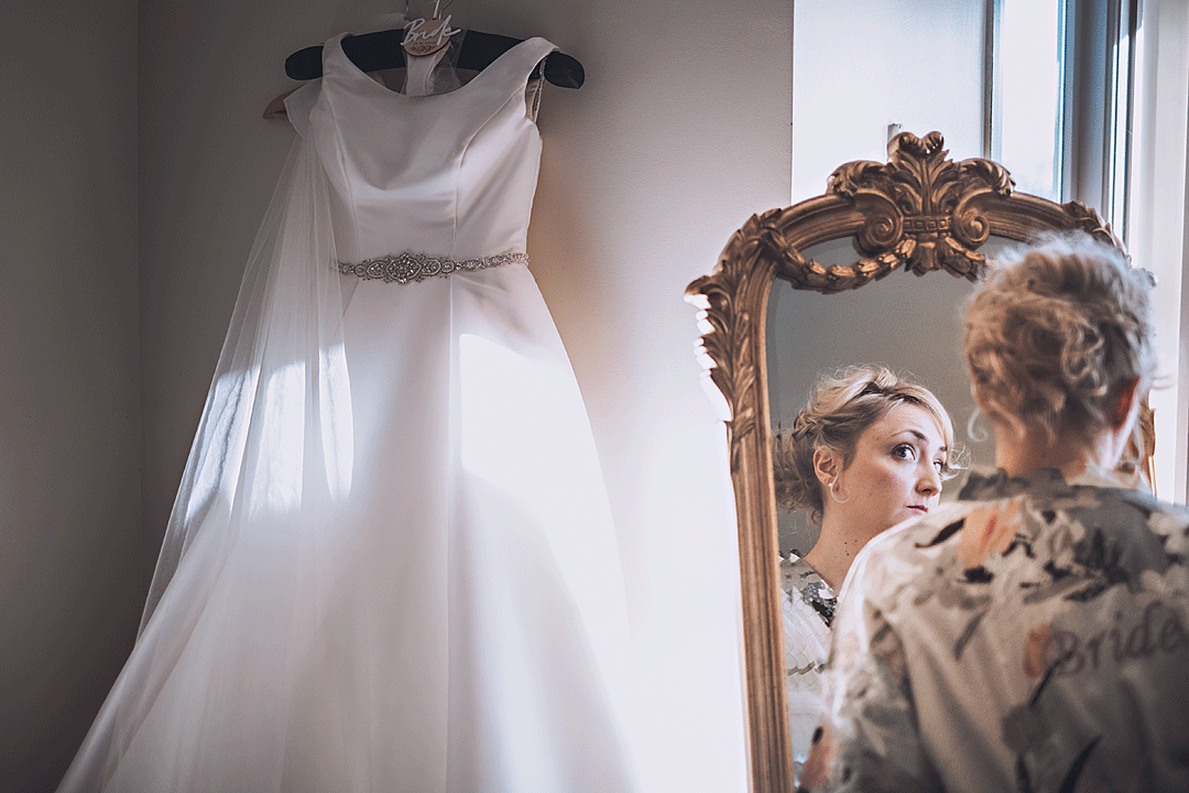 bobinbritain's tweet photo. Checkin' you out...Lucy at Southdowns Manor @southdownsmanor #wedding #weddingideas #weddingplanning #hampshirebride #sussexbride #weddinginspiration #reportageweddingphotography #hampshireweddingphotographer #southdownsmanor #southdownsmanorwedding https://t.co/tq9OddGR1j