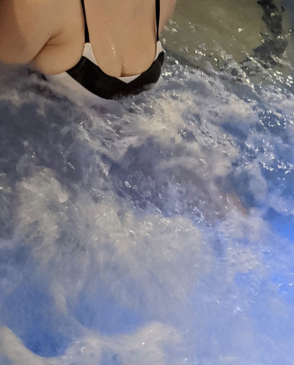 savyfinka's tweet photo. Hot tub 💦 https://t.co/XHnswvAlI9